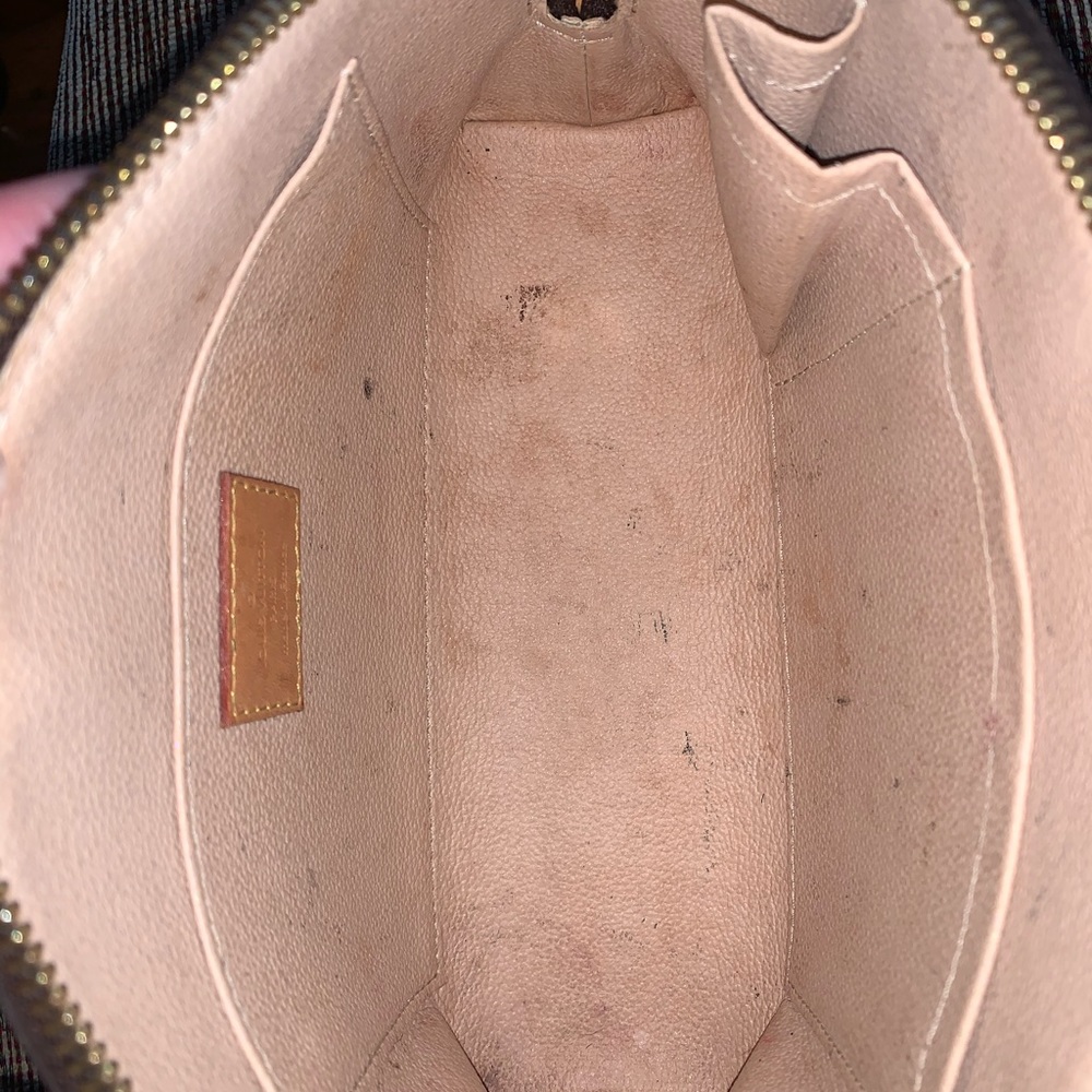 Authentic Louis Vuitton cosmetic pouch - Picture 4 of 8